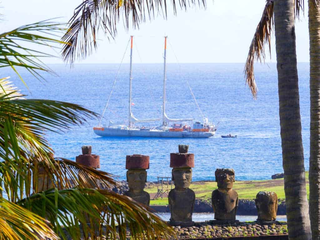 Easter Island_credits-yann-chavance-fondation-tara-expeditions-tara-moai